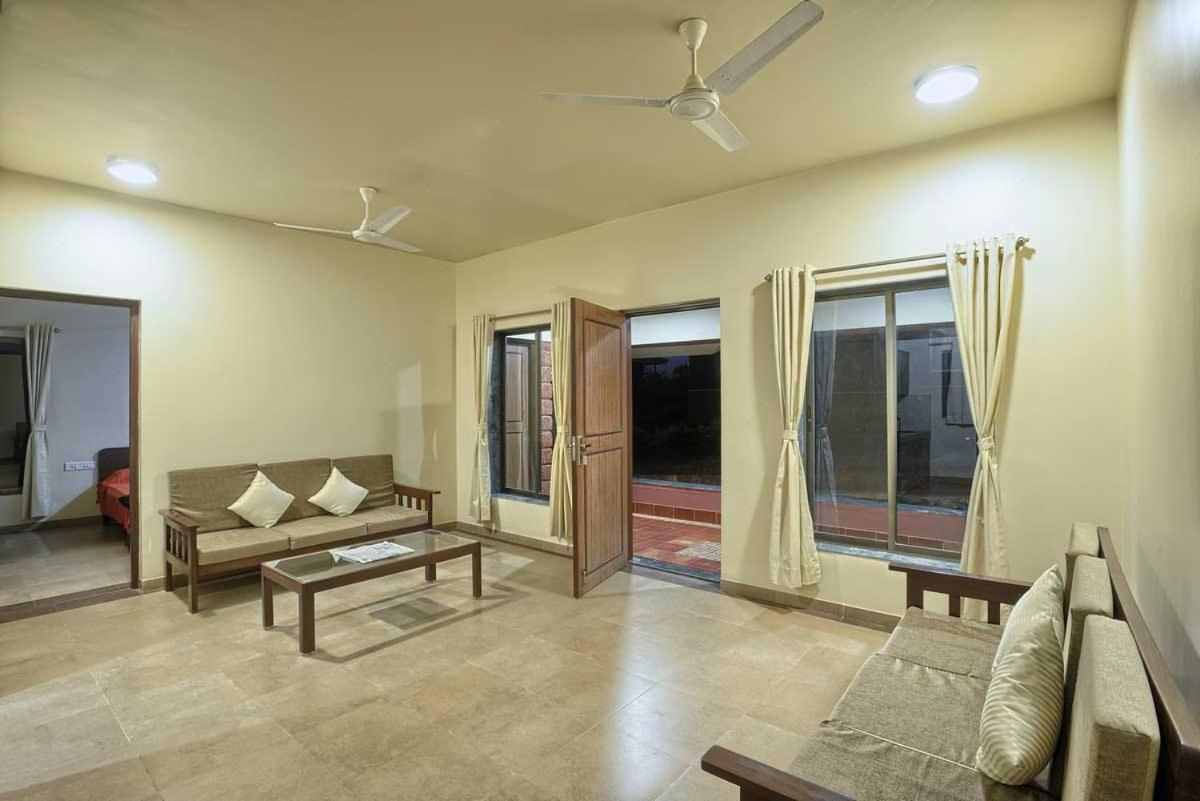 Regenta Resort Mango Village Guhagar Kudan Exterior photo